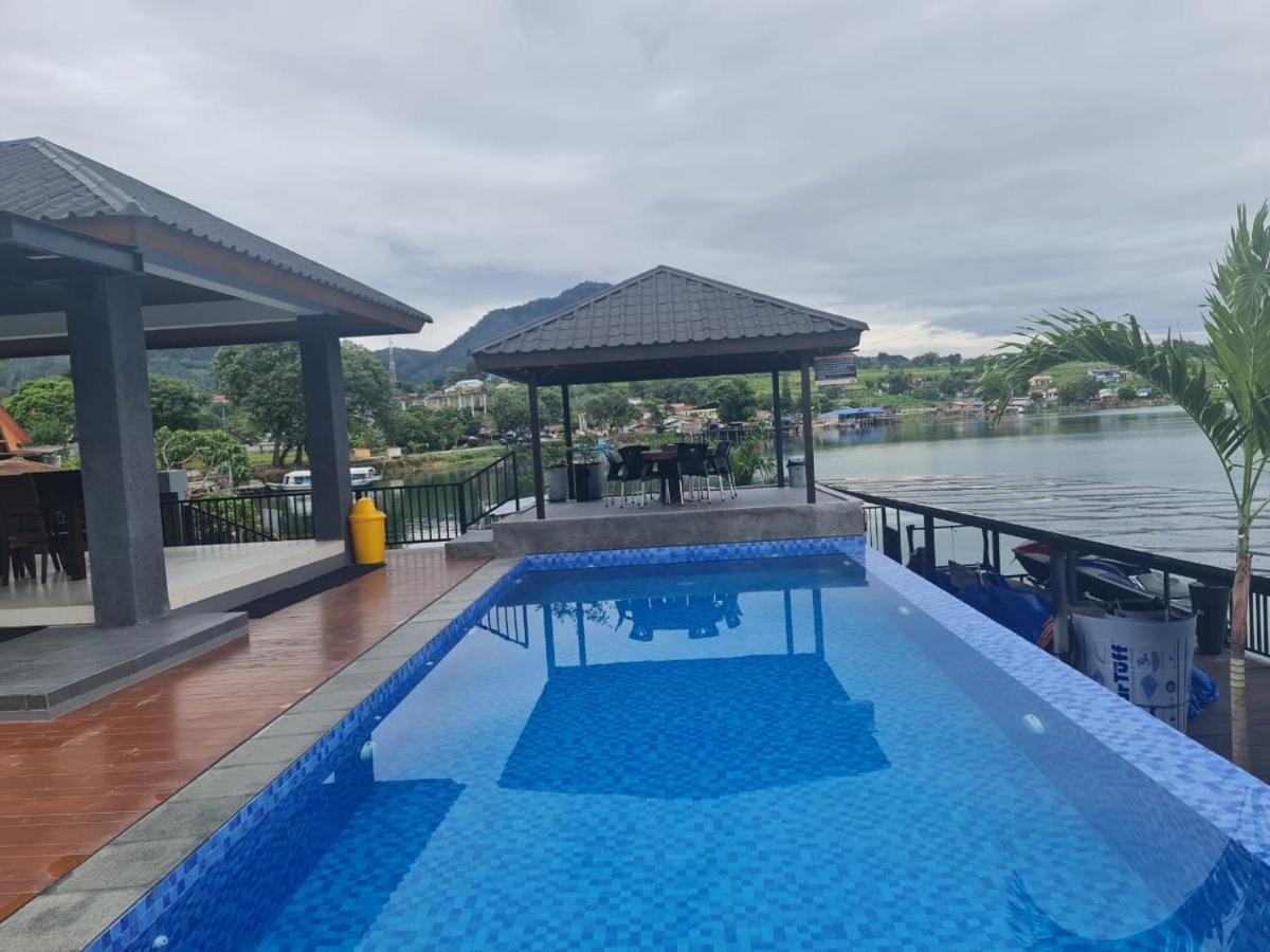 Purnama Balige Hotel Exterior photo