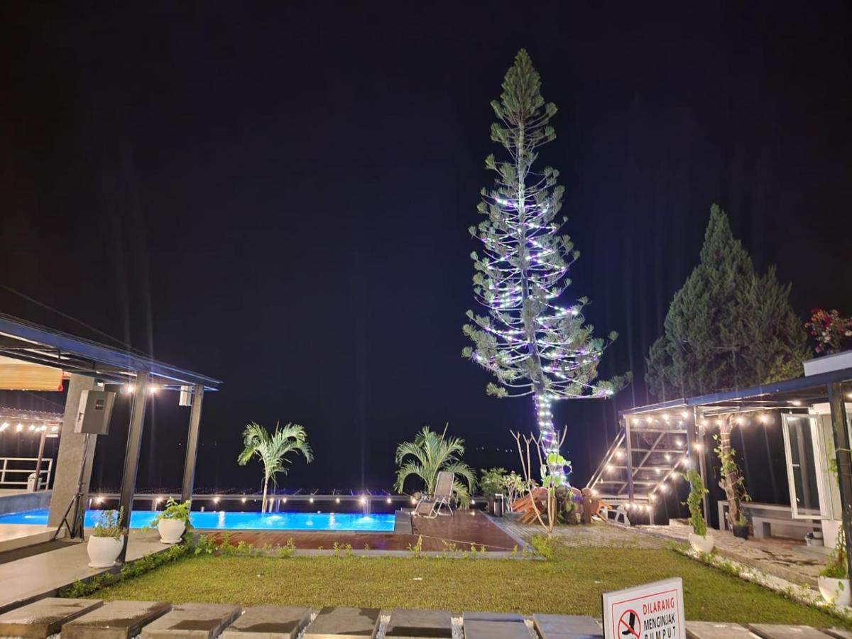 Purnama Balige Hotel Exterior photo