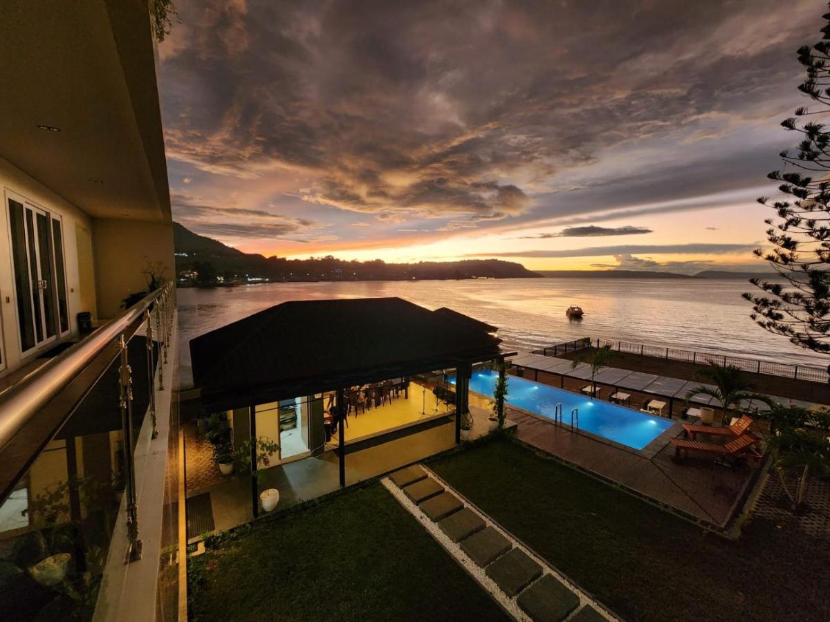 Purnama Balige Hotel Exterior photo