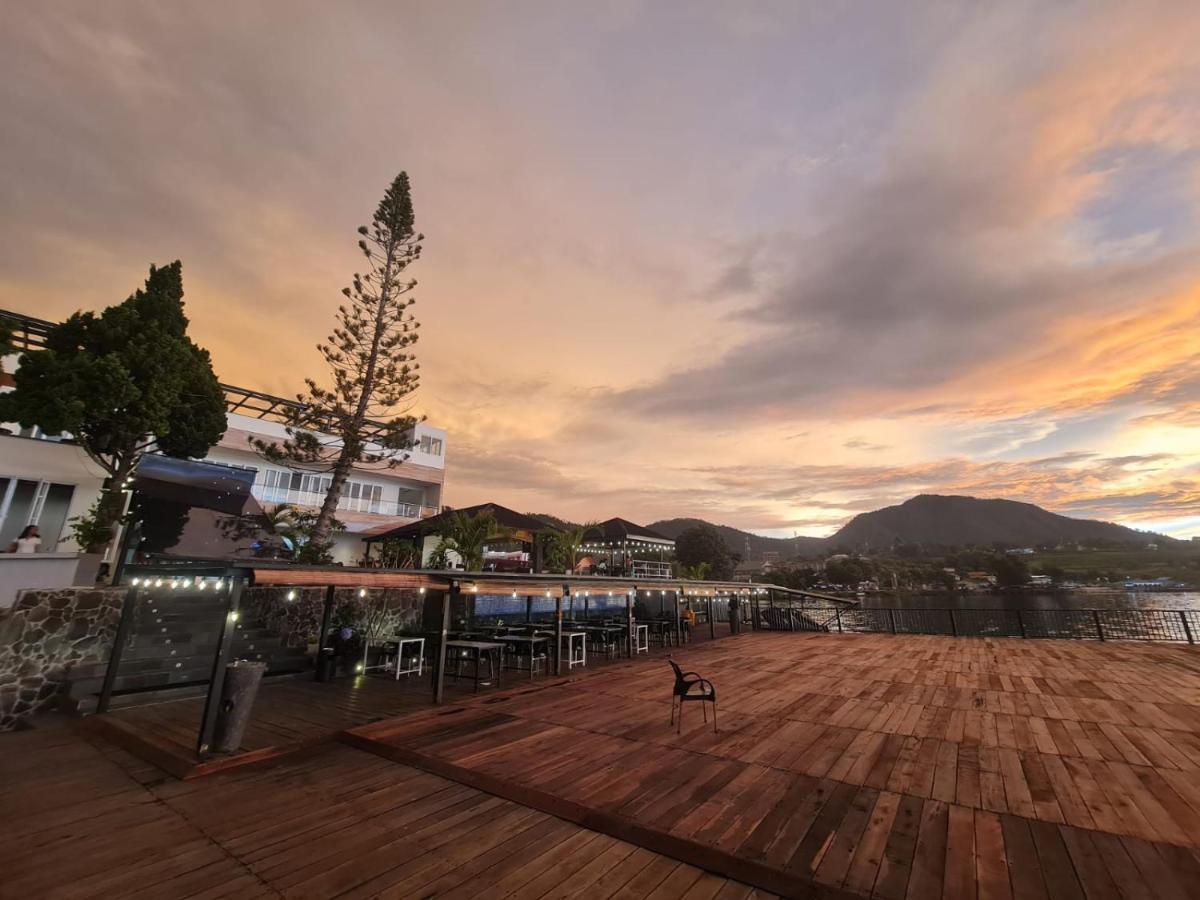 Purnama Balige Hotel Exterior photo
