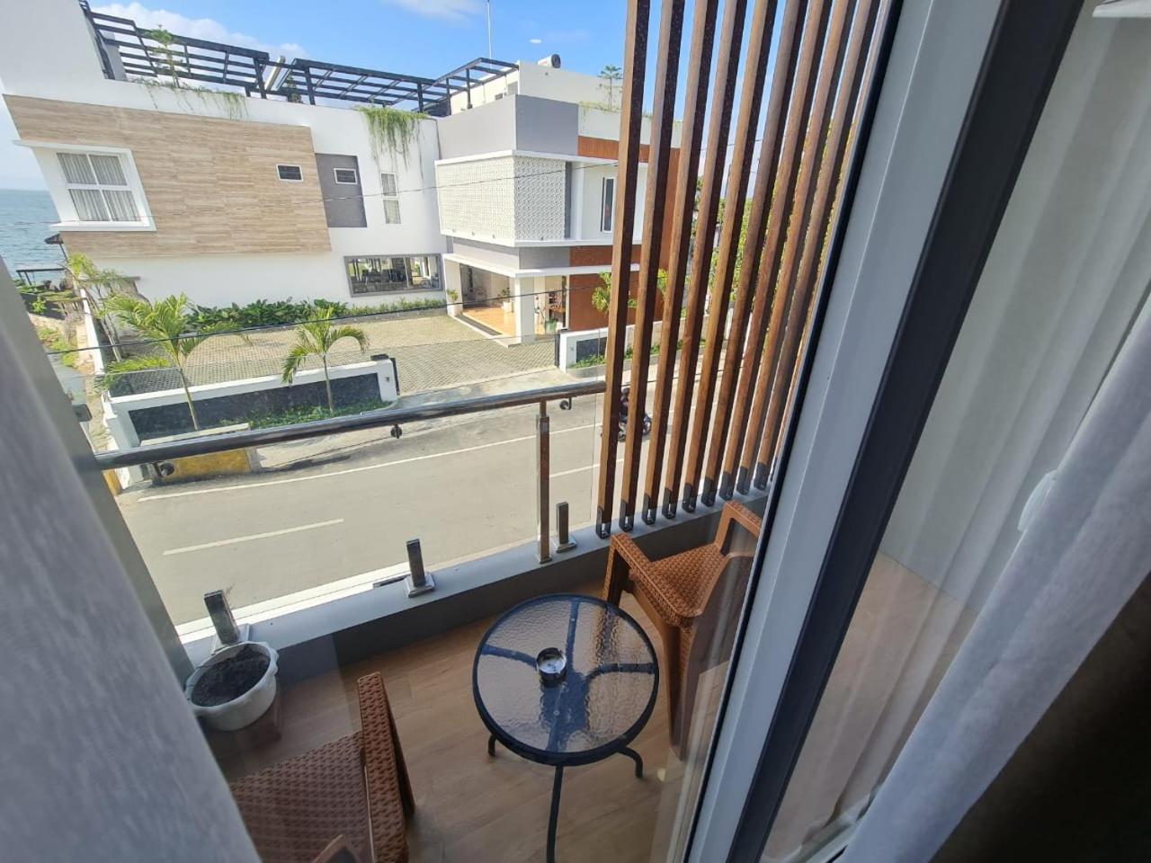 Purnama Balige Hotel Exterior photo